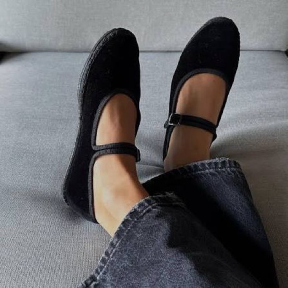 Vibi Venezia Velvet Mary Janes Black